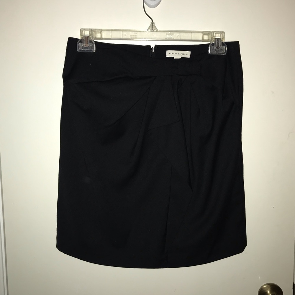 Banana Republic Black Pencil Skirt - Size 12